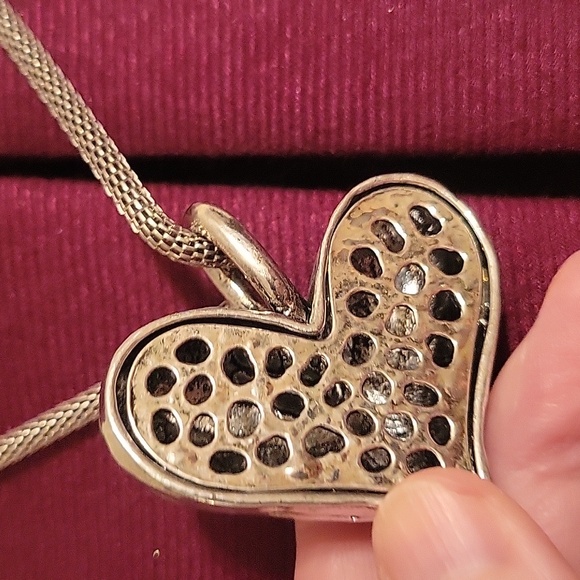 Silver Colored Heart Pendant Necklace - Picture 4 of 4